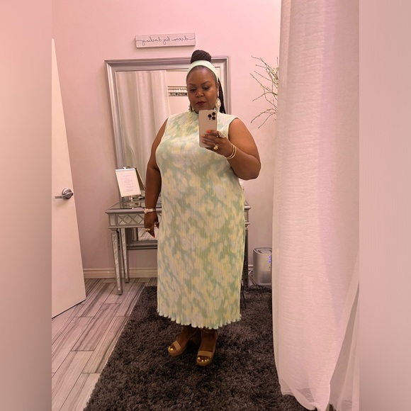 Meet your Posher, April - Picture 14 of 14